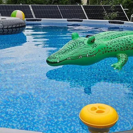 San Escobar * Dziwnówek